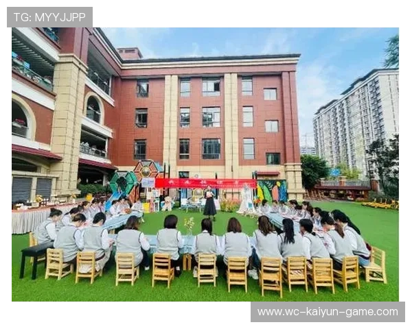 成都教师招聘考生跑步进场,校方称活动时间短,成都招小学老师